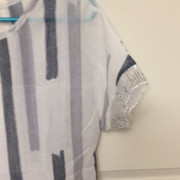 Summer top - Picture 2 of 2